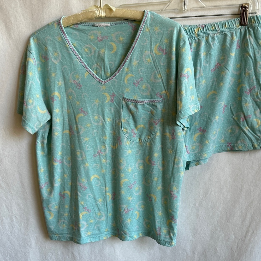 Two-piece moon and stars pajama set, size M